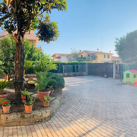 32 Hotel Чампино Екстериор снимка