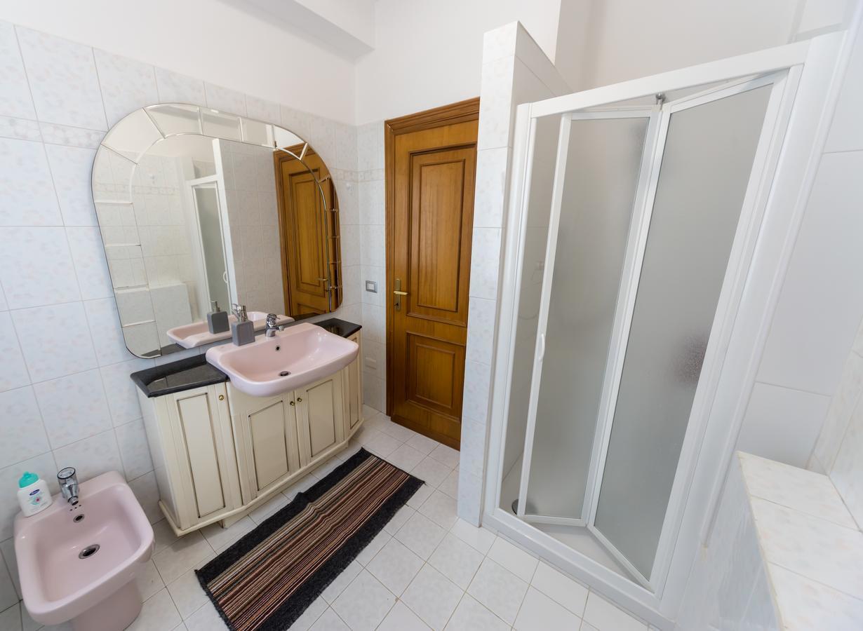 32 Hotel Чампино Екстериор снимка
