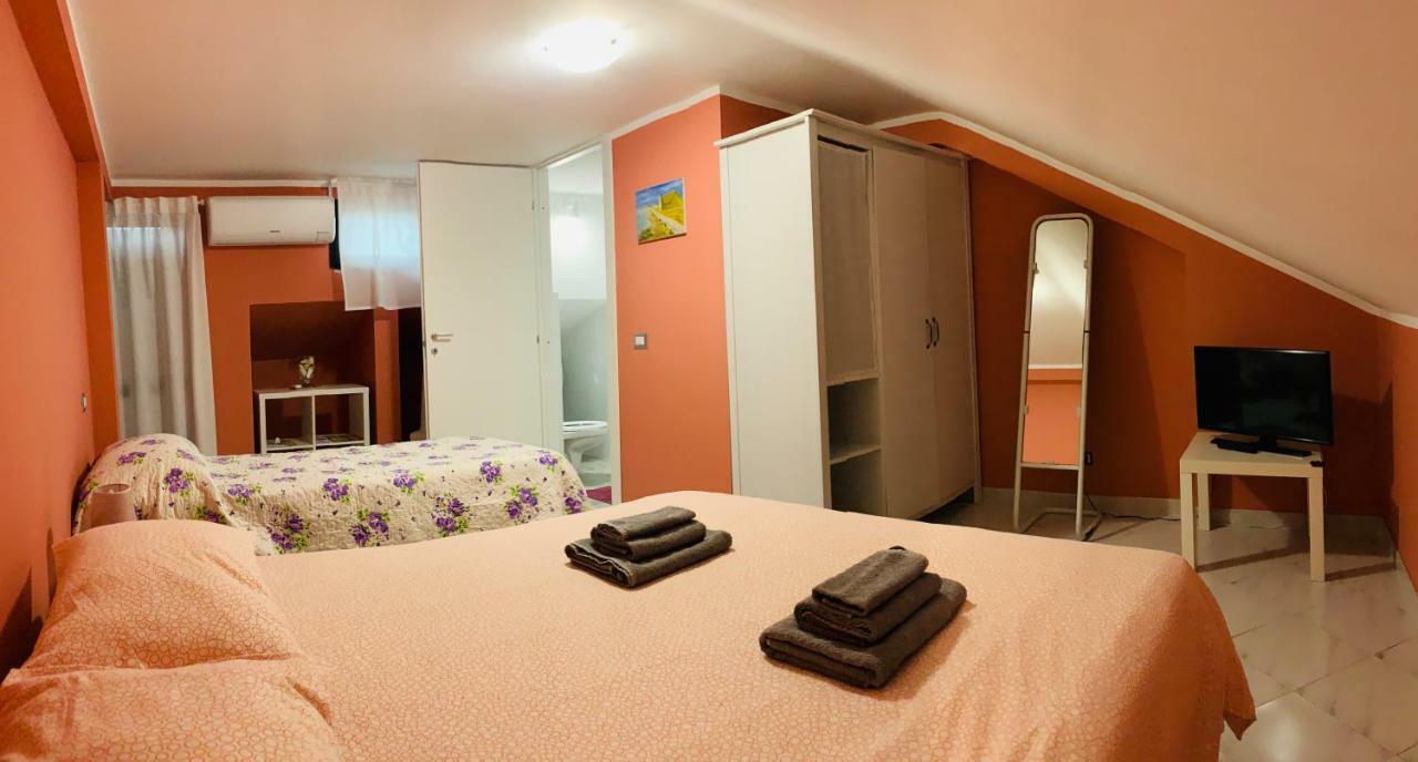 32 Hotel Чампино Екстериор снимка