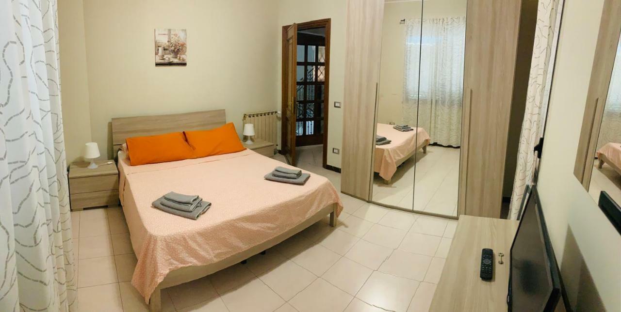 32 Hotel Чампино Екстериор снимка