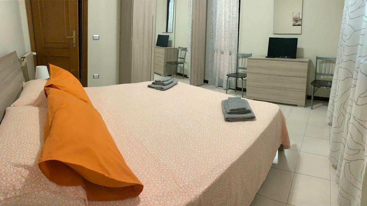 32 Hotel Чампино Екстериор снимка