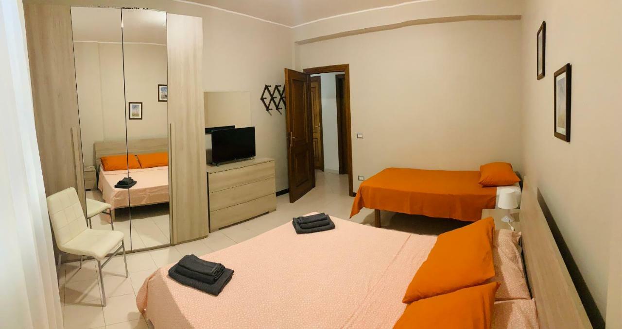 32 Hotel Чампино Екстериор снимка